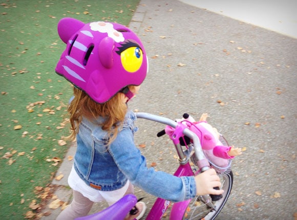 fietsen-kinderfiets-kind-veilig-kleuter-helm-fietshelm-oppad-vallen-leren-helmen-gekeurd-review-ladylemonade_nl2