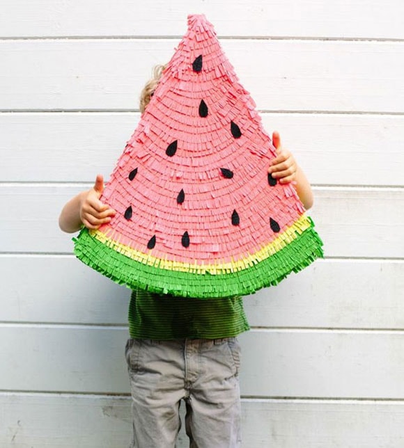 Een surprise maken? Wij hebben 12 toffe surprise ideeën voor je op een rij gezet. Wat vind je van deze meloen pinata?