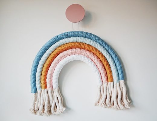 Regenboog macramé hanger maken - Tof aan de muur in de kinderkamer