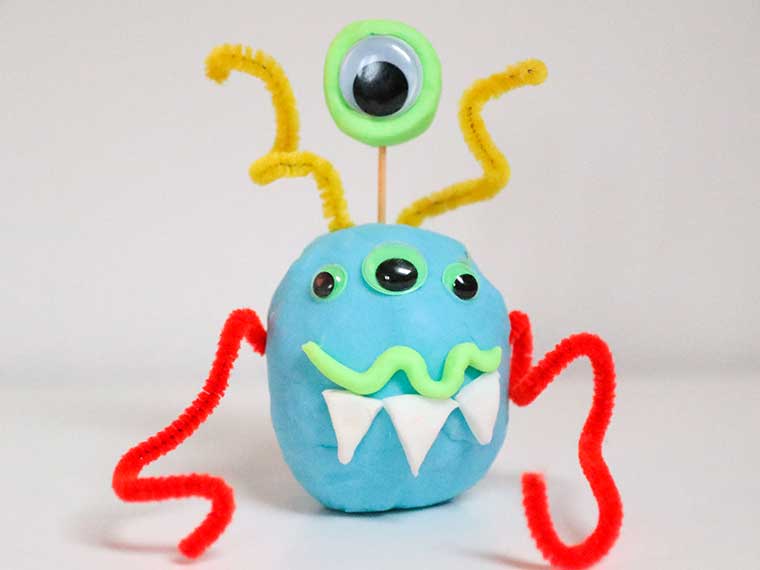 Klei ideeën – Toffe klei spelletjes & leuke dingen om te maken van klei. Zoals dit gekke monster.