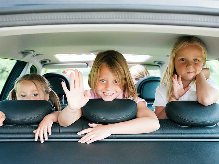 Andere kinderen meenemen in de auto? Dit zijn de regels!