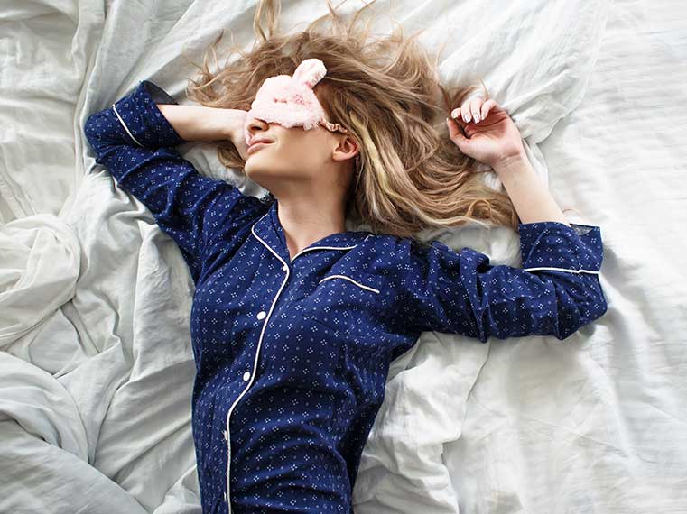 Slaaptips - Met deze 10 simpele tips lukt het je weer om lekker in slaap te vallen én ze helpen je aan een goede nachtrust.