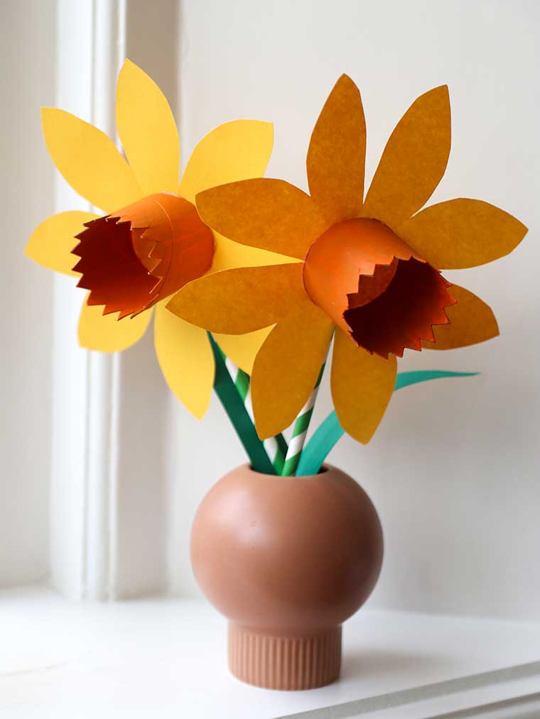 Bloemen knutselen - Meer dan 30 vrolijke knutselideeën die leuk zijn om te maken met kinderen!