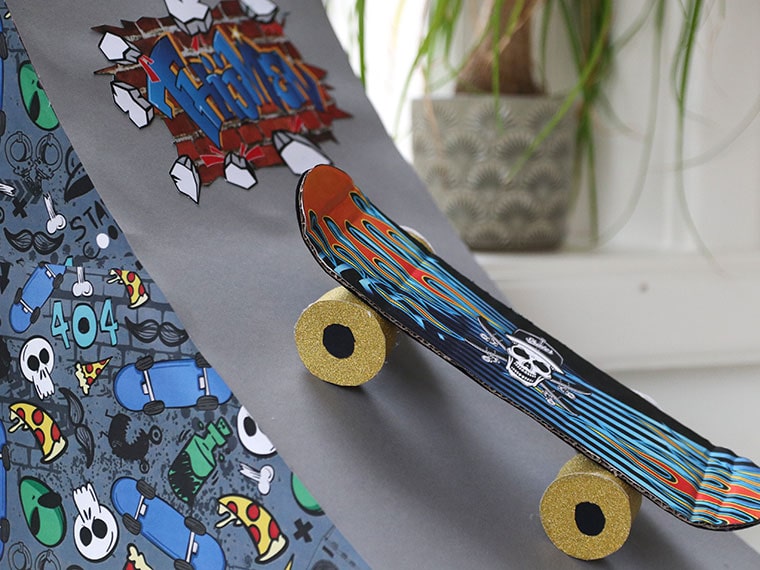 Skateboard surprise | Een skateboard & quarter pipe knutselen voor Sinterklaas
