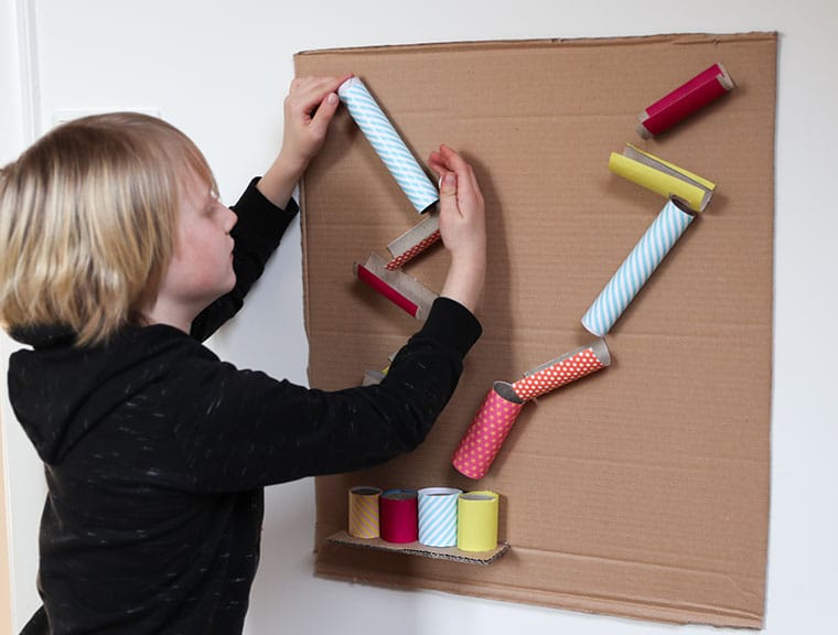 Zelf speelgoed maken | 25+ Ideeën waarmee je na 't knutselen óók kunt spelen.