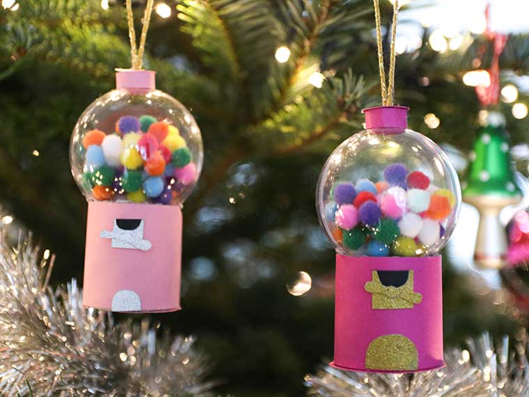 Kauwgomballen automaat kersthangers maken. Echte eyecatchers in de kerstboom!